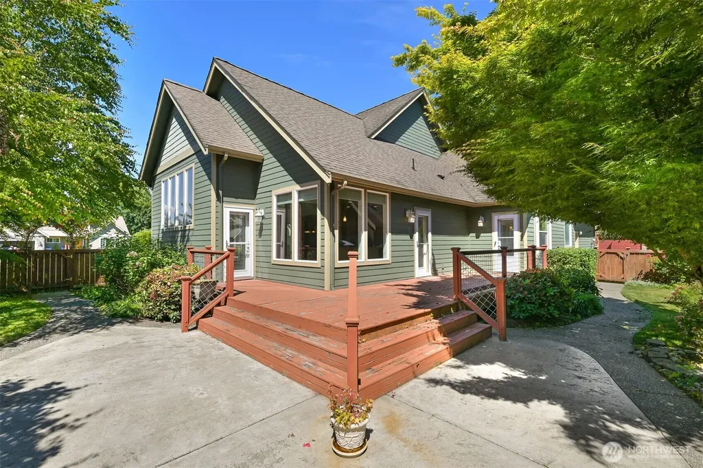 875 N Park Street Lynden WA 98264