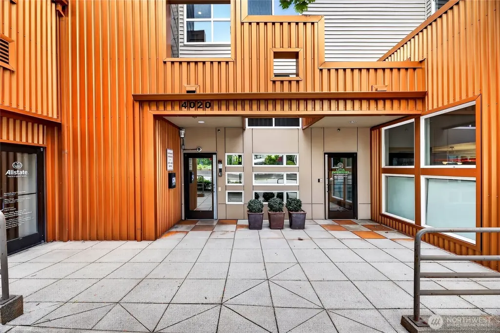 4020 Aurora Avenue N Seattle WA 98103