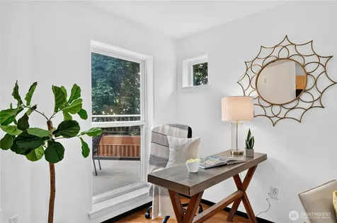4020 Aurora Avenue N Seattle WA 98103