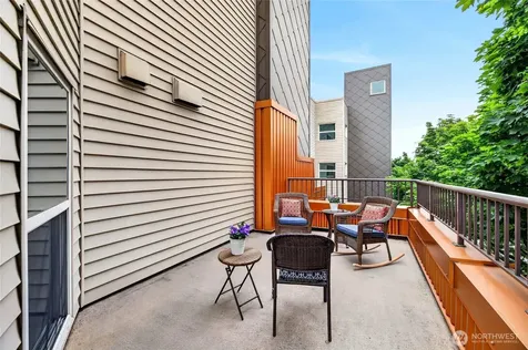 4020 Aurora Avenue N Seattle WA 98103