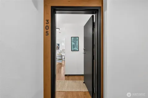 4020 Aurora Avenue N Seattle WA 98103