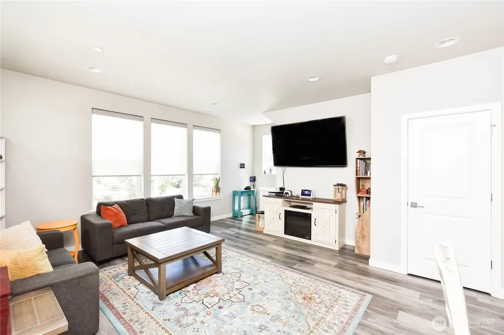 14229 9th Place W Lynnwood WA 98087