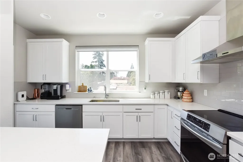 14229 9th Place W Lynnwood WA 98087