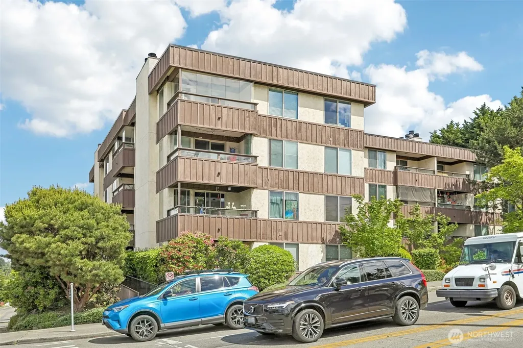 3421 SW Roxbury Street Seattle WA 98126