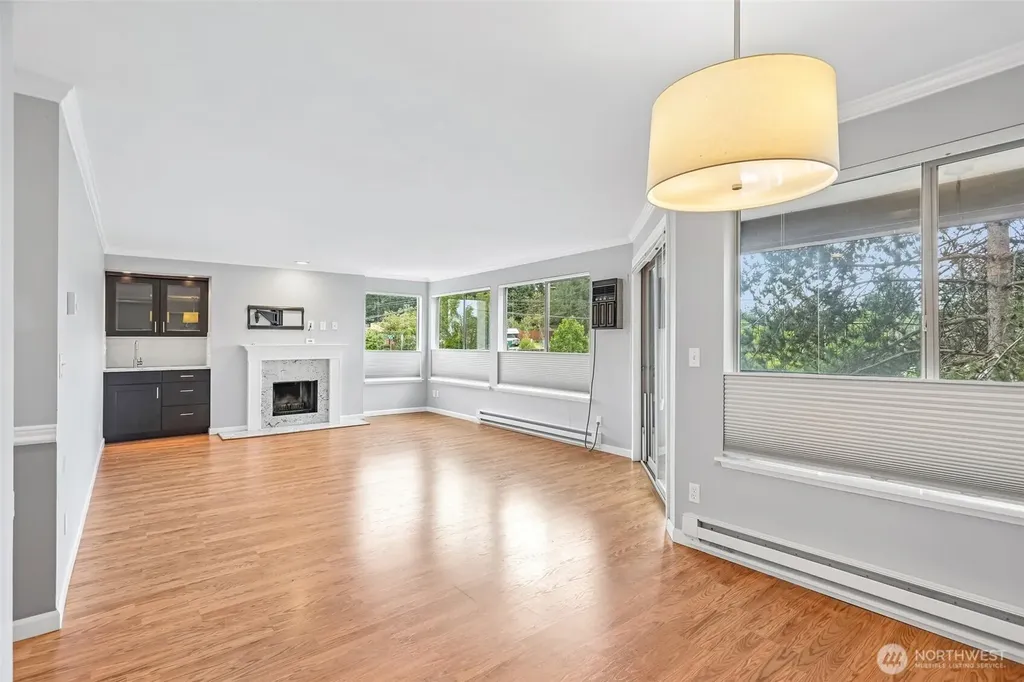 3421 SW Roxbury Street Seattle WA 98126
