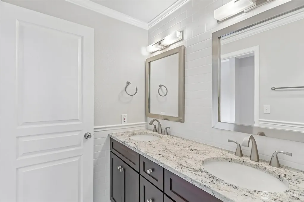 3421 SW Roxbury Street Seattle WA 98126