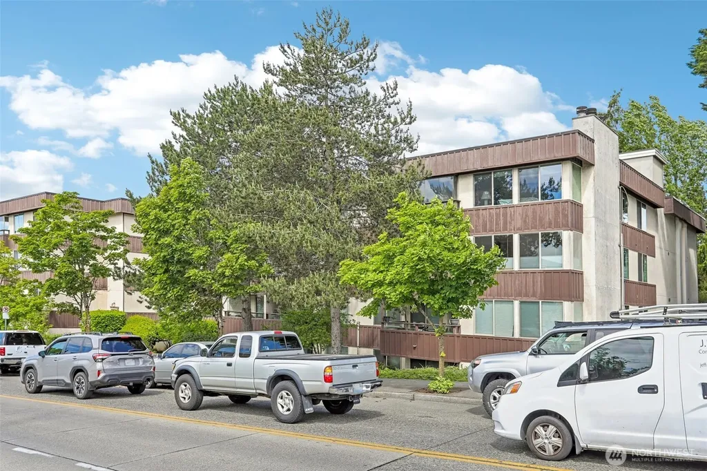 3421 SW Roxbury Street Seattle WA 98126
