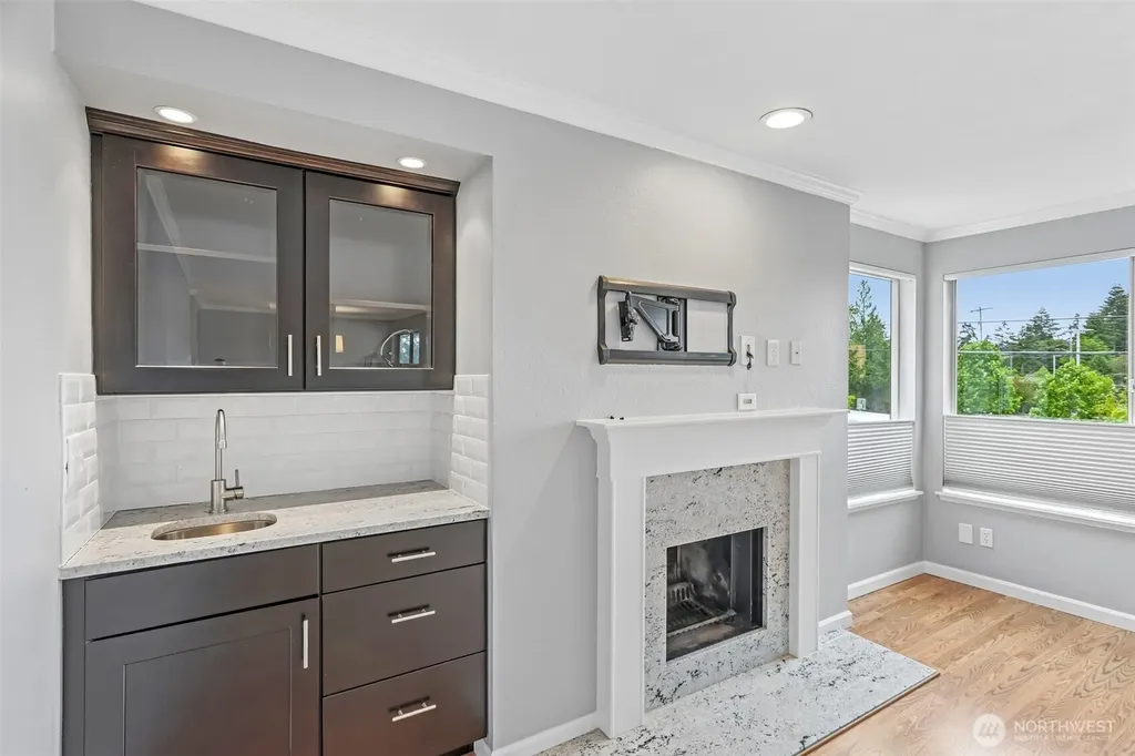 3421 SW Roxbury Street Seattle WA 98126