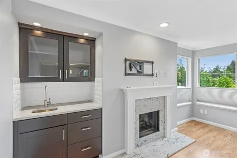 3421 SW Roxbury Street Seattle WA 98126