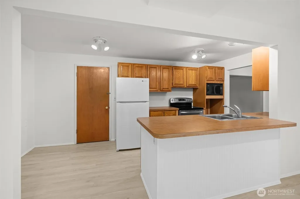 16811 1st Avenue NW Shoreline WA 98177