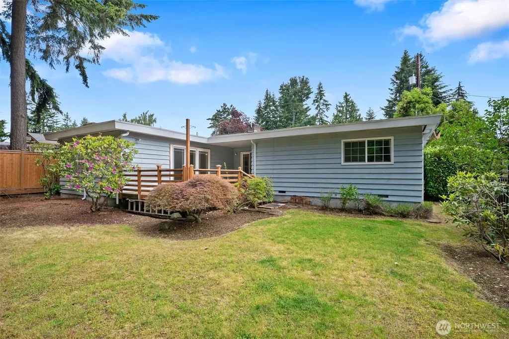 16811 1st Avenue NW Shoreline WA 98177