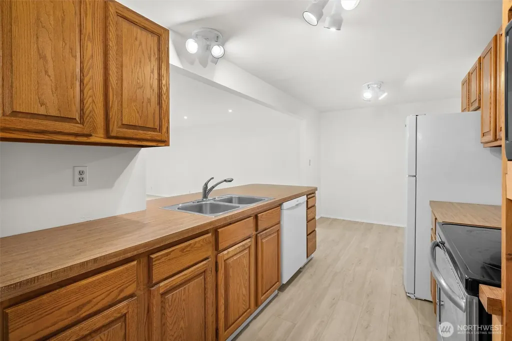 16811 1st Avenue NW Shoreline WA 98177