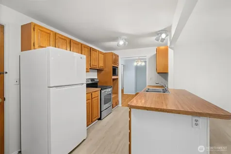 16811 1st Avenue NW Shoreline WA 98177