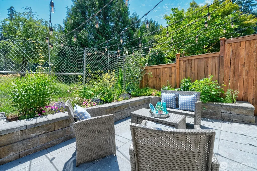 17521 NE 38th Court Redmond WA 98052