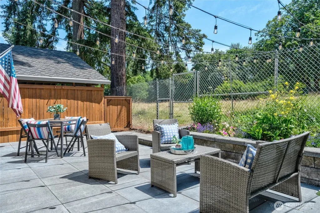 17521 NE 38th Court Redmond WA 98052