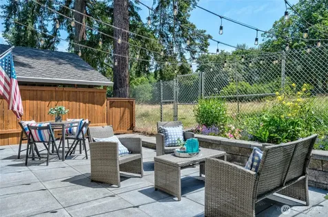 17521 NE 38th Court Redmond WA 98052
