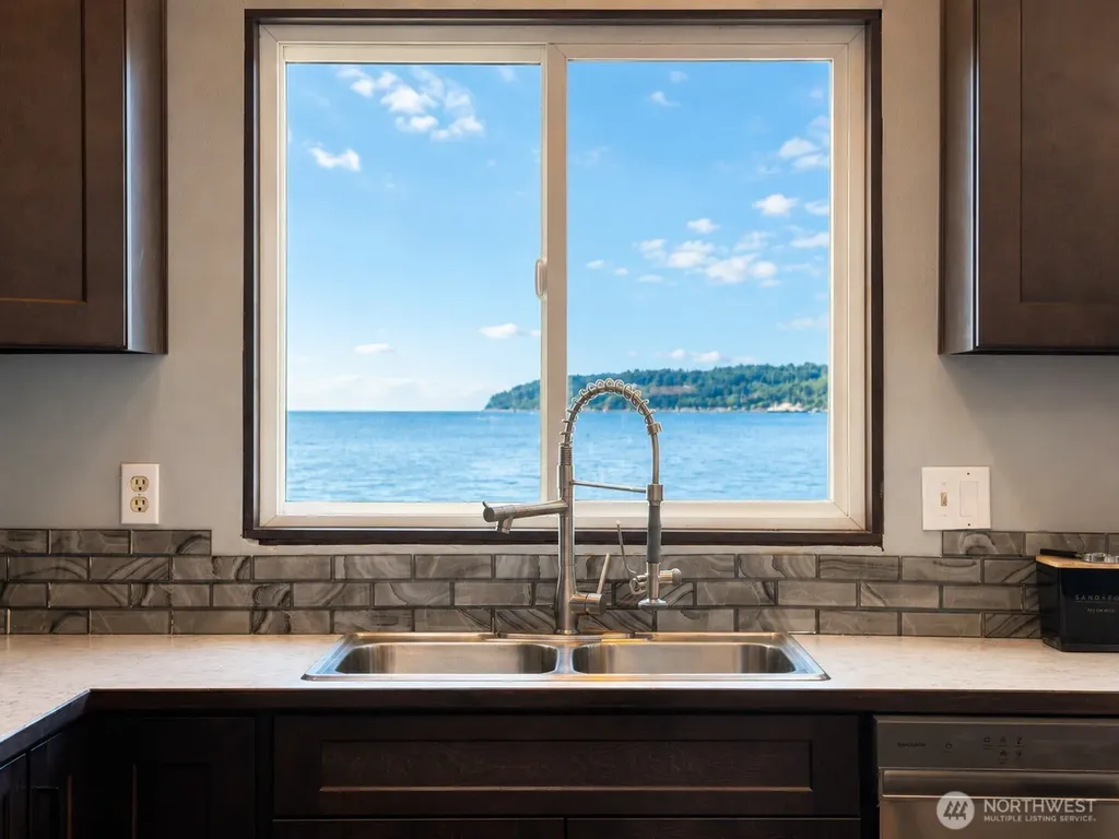 14 H South Beach Drive Hat Island WA 98206