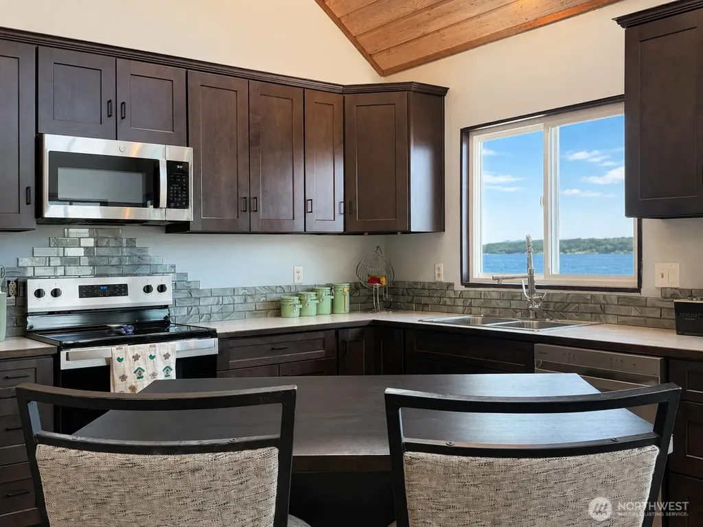 14 H South Beach Drive Hat Island WA 98206