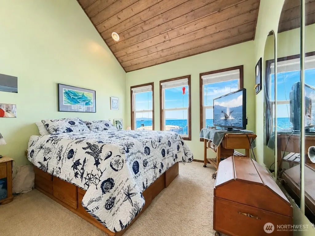 14 H South Beach Drive Hat Island WA 98206