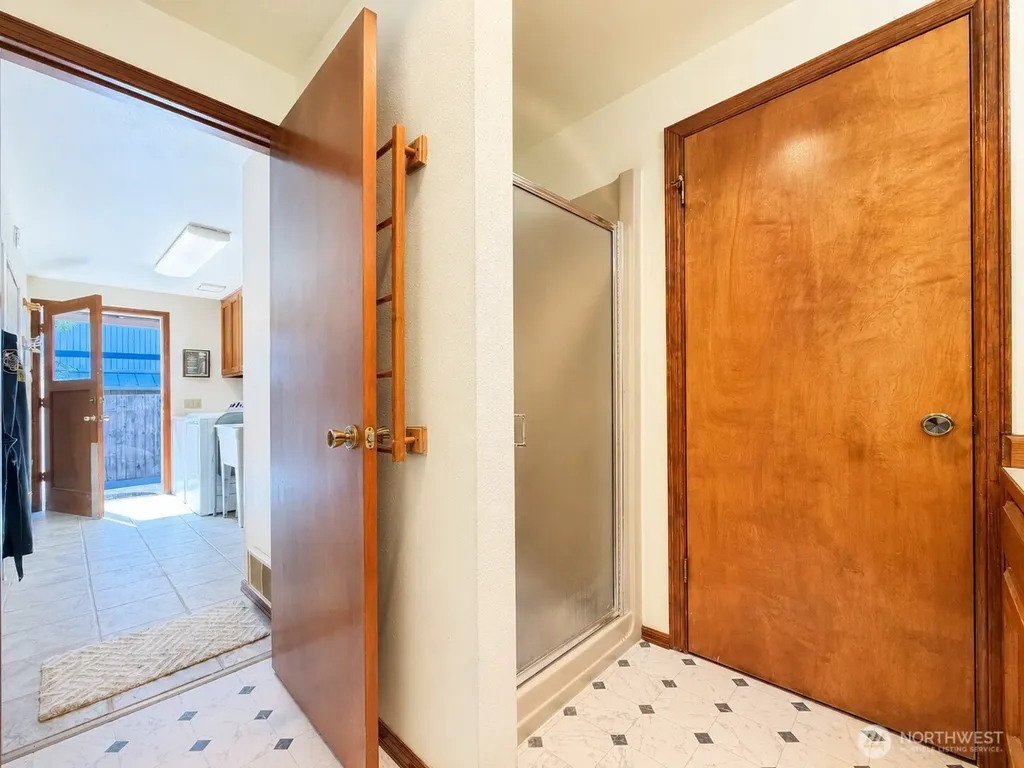 14 H South Beach Drive Hat Island WA 98206