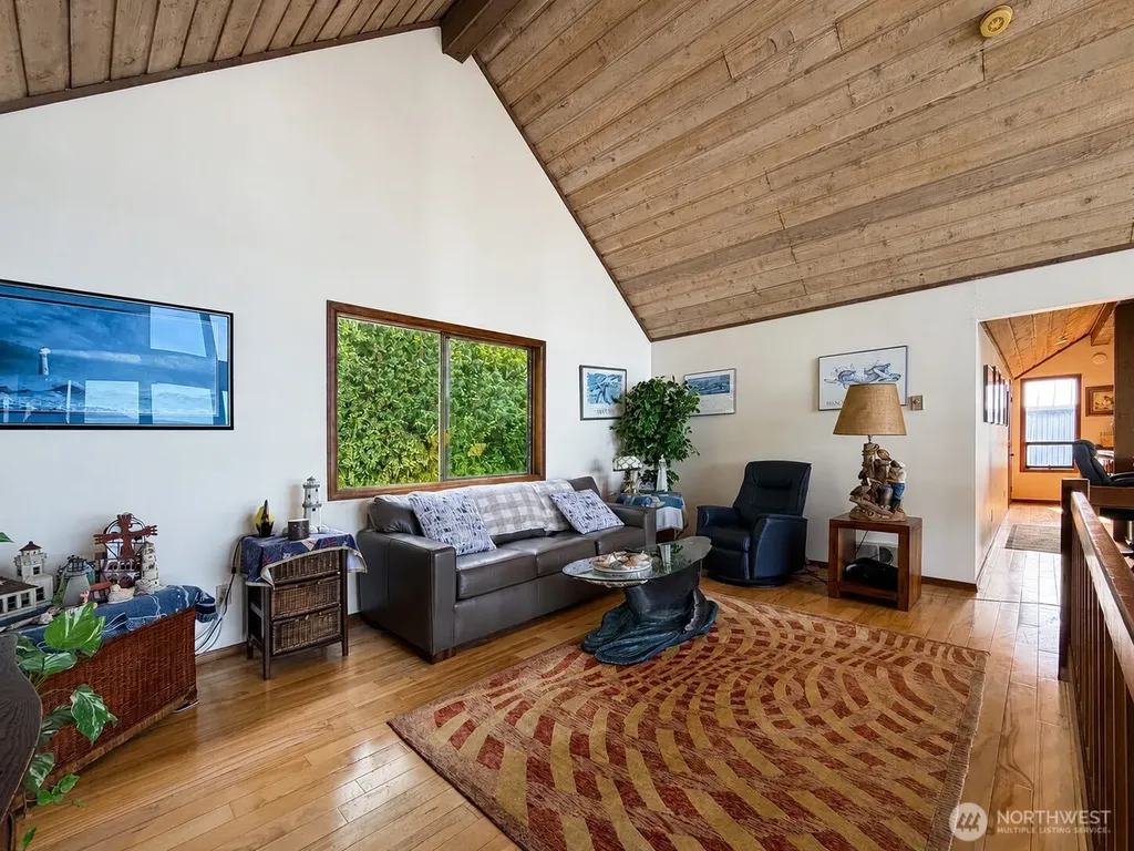 14 H South Beach Drive Hat Island WA 98206