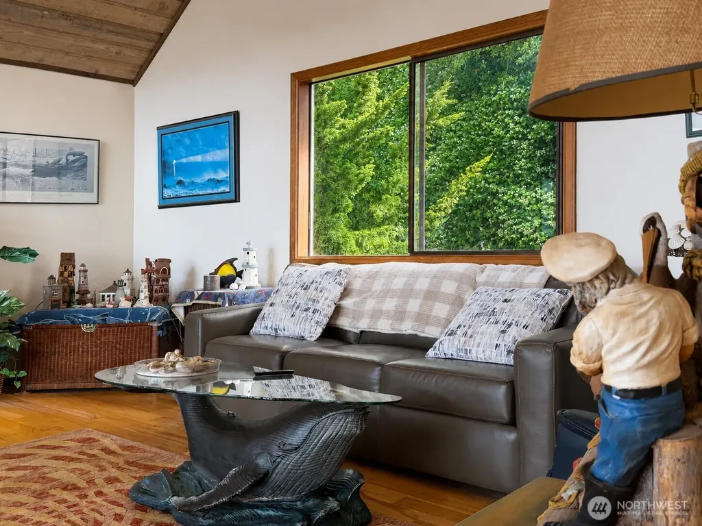 14 H South Beach Drive Hat Island WA 98206