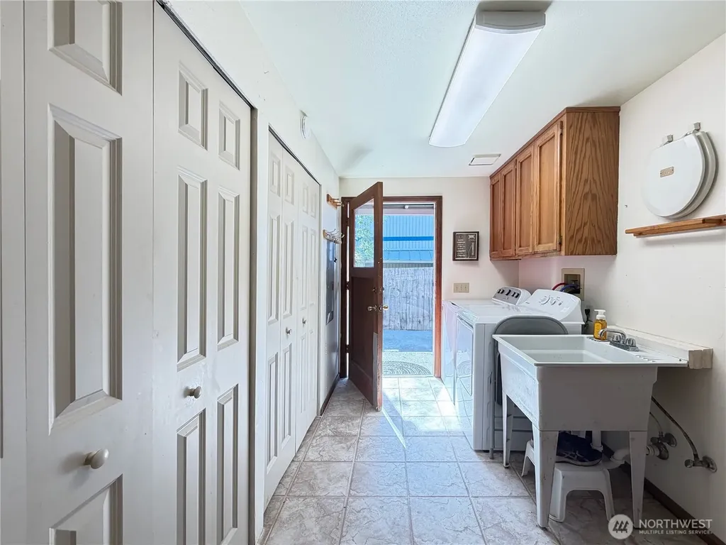 14 H South Beach Drive Hat Island WA 98206