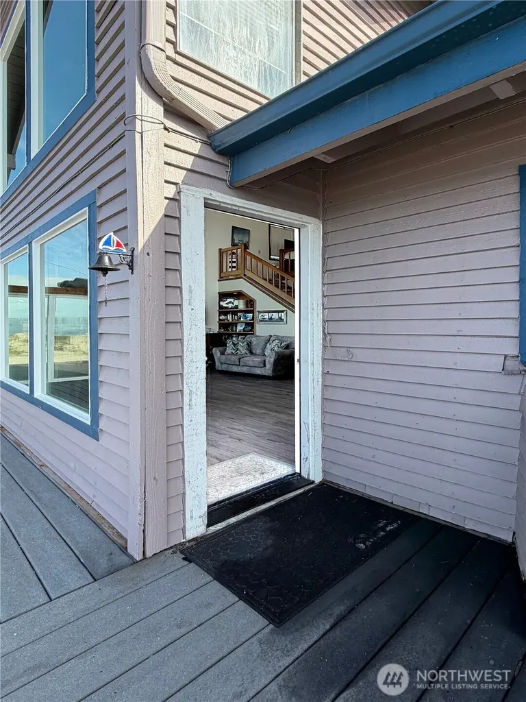 14 H South Beach Drive Hat Island WA 98206