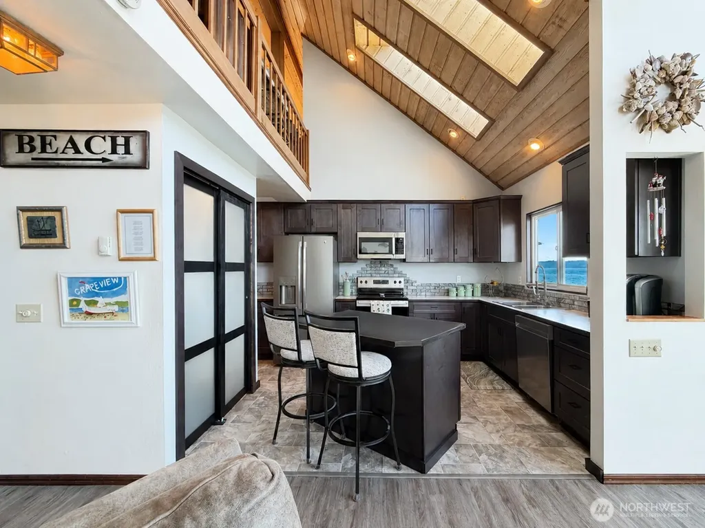 14 H South Beach Drive Hat Island WA 98206