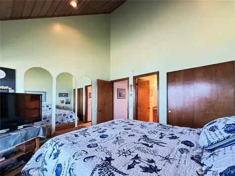 14 H South Beach Drive Hat Island WA 98206