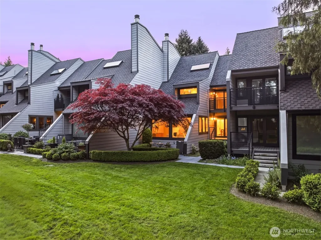 10327 NE 19th Place Bellevue WA 98004