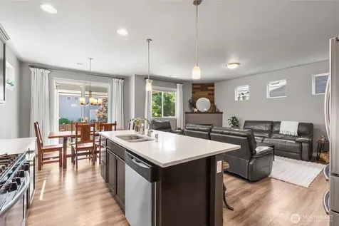 16208 78th Avenue Ct E Puyallup WA 98375