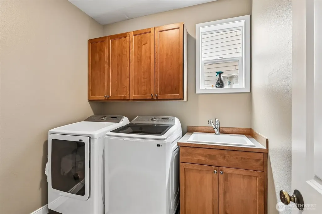 2001 263rd Lane SE Sammamish WA 98075