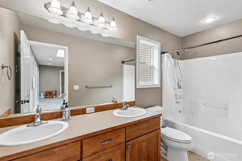 2001 263rd Lane SE Sammamish WA 98075