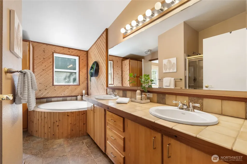 5959 SE Nelson Road Olalla WA 98359