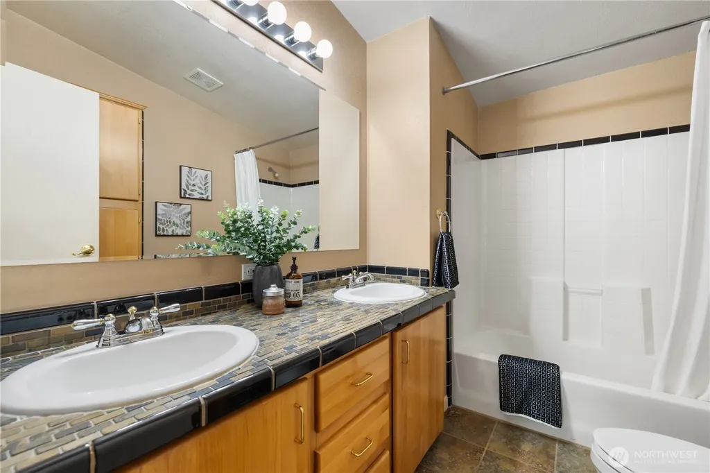 5959 SE Nelson Road Olalla WA 98359