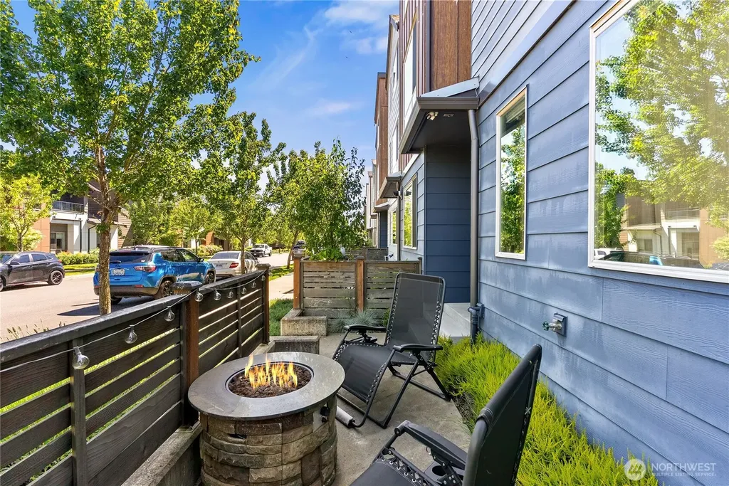 32675 Madrona Avenue SE Black Diamond WA 98010