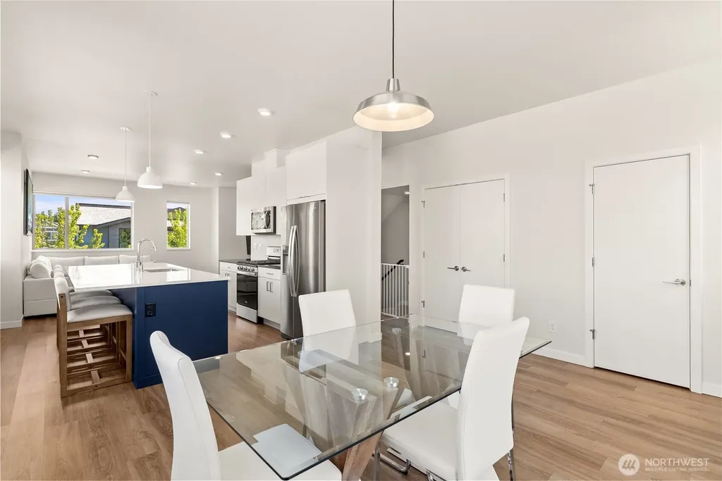 32675 Madrona Avenue SE Black Diamond WA 98010