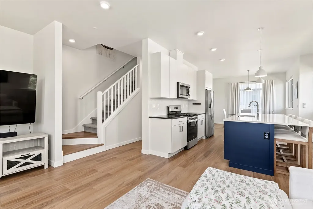 32675 Madrona Avenue SE Black Diamond WA 98010