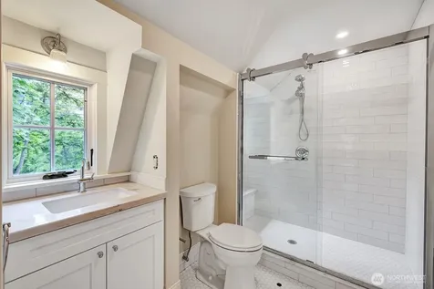 1708 18th Avenue Bellevue WA 98122