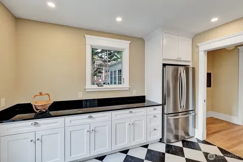 1708 18th Avenue Bellevue WA 98122