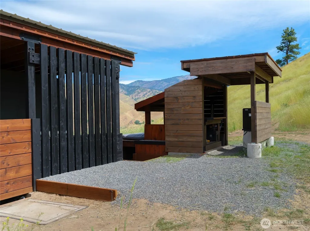 6993 Nahahum Canyon Road Cashmere WA 98815