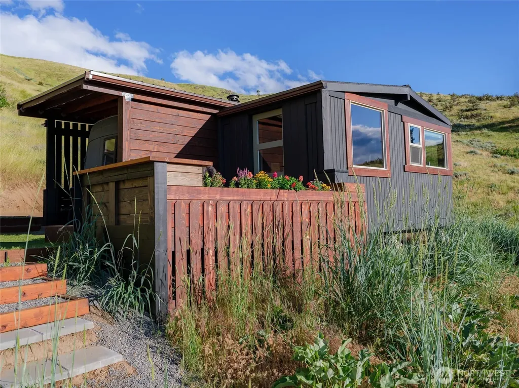 6993 Nahahum Canyon Road Cashmere WA 98815
