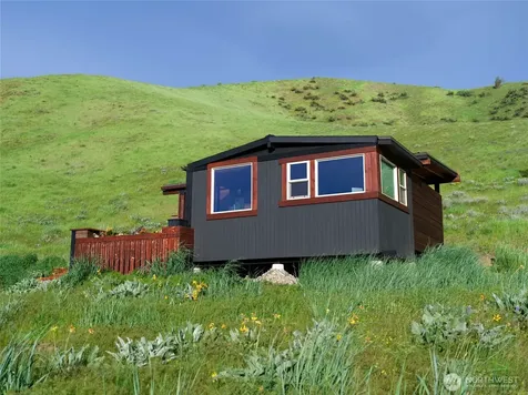 6993 Nahahum Canyon Road Cashmere WA 98815