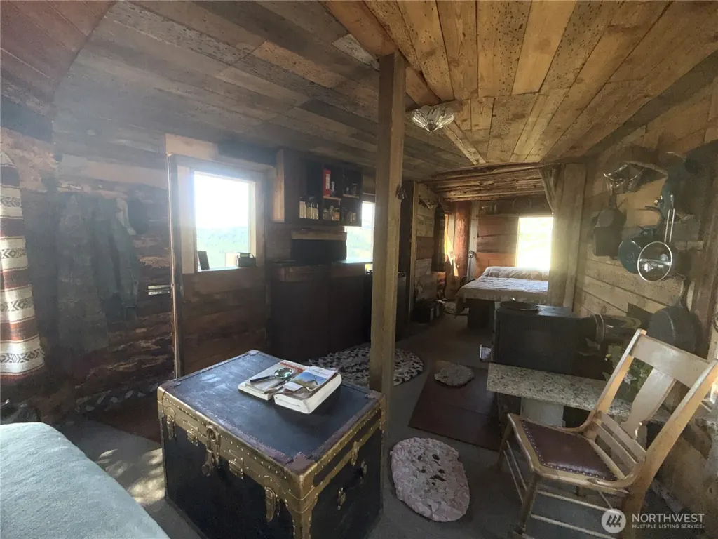 174 N Lambert Lane Republic WA 99166