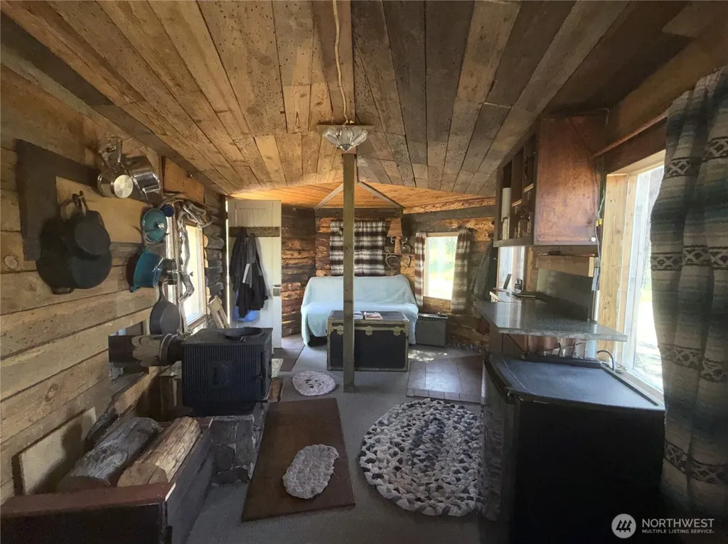 174 N Lambert Lane Republic WA 99166
