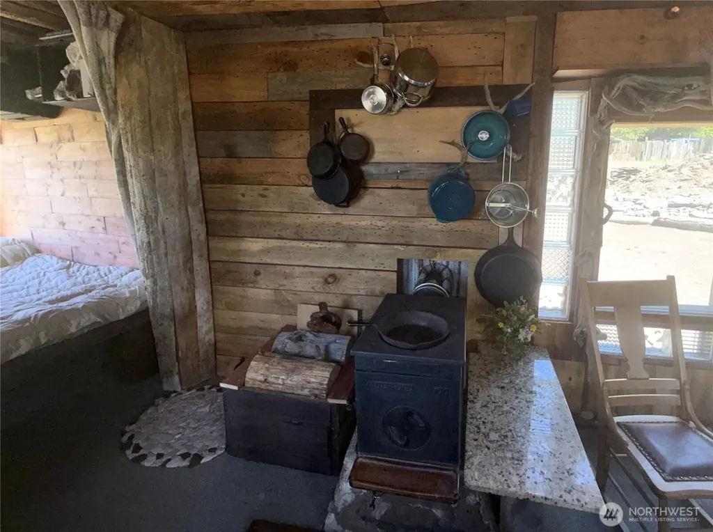174 N Lambert Lane Republic WA 99166