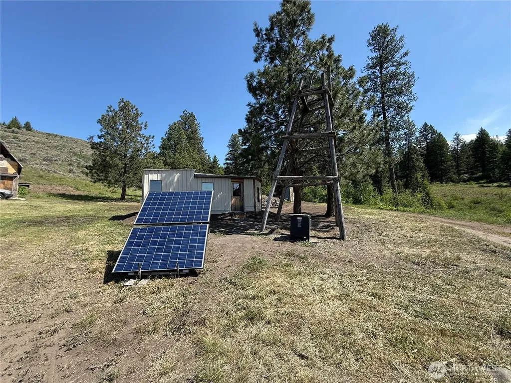 174 N Lambert Lane Republic WA 99166