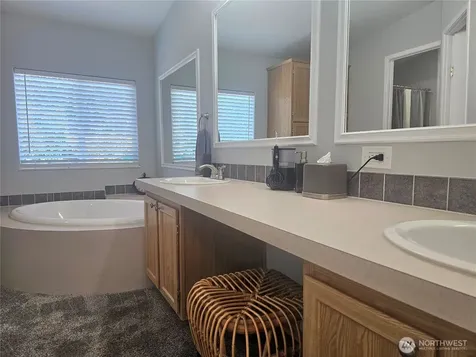 11303 124th Street Ct E Puyallup WA 98374