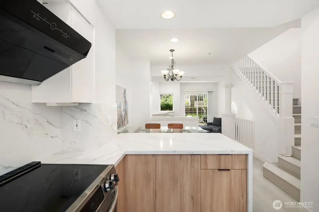 2020 132nd Avenue SE Bellevue WA 98005
